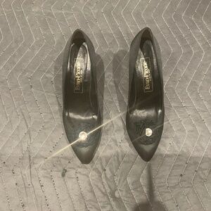 Vintage Evan Picone Satin pump 3” Heel Rhinestone Center Rosette.  Size 8.5M